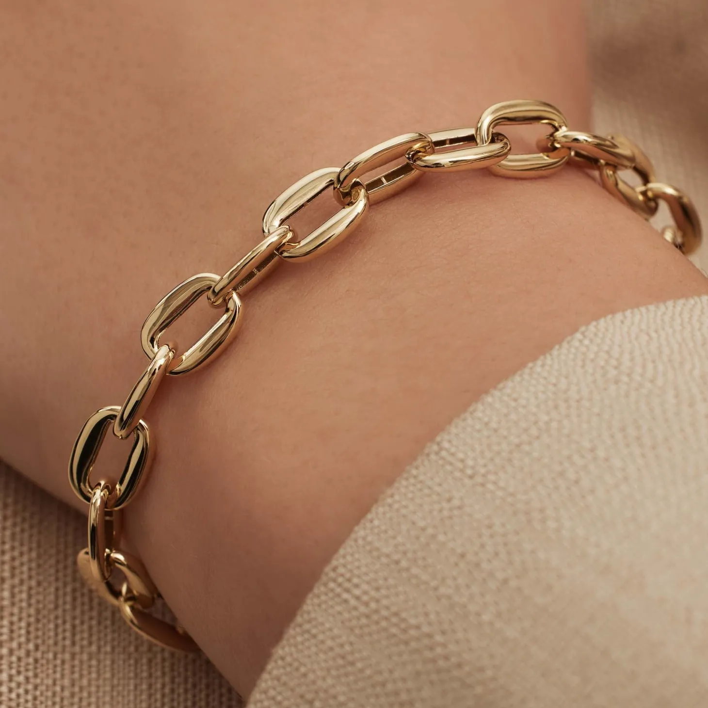 Isabel Bernard Aidee Ìrene 14 karaat gouden schakelarmband met ronde schakels Online
