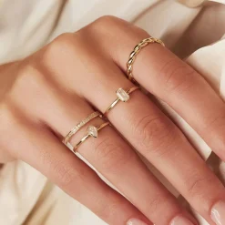 Isabel Bernard Baguette Genevieve 14 karaat gouden ring met witte zirkonia steen Discount