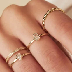 Isabel Bernard Baguette Genevieve 14 karaat gouden ring met witte zirkonia steen Cheap