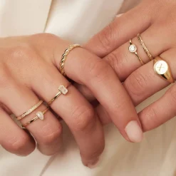 Isabel Bernard Baguette Genevieve 14 karaat gouden ring met witte zirkonia steen Cheap