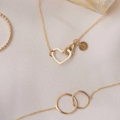 Isabel Bernard Belleville Amore 14 karaat gouden armband met hartje Sale