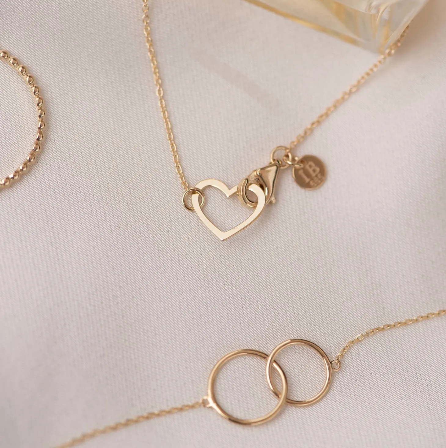 Isabel Bernard Belleville Amore 14 karaat gouden armband met hartje Sale