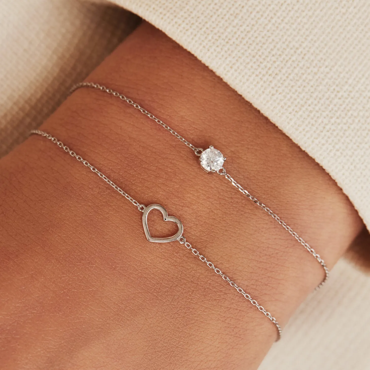 Isabel Bernard Cadeau d'Isabel 14 karaat witgouden collier en armband giftset met hartje Store
