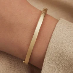 Isabel Bernard Cour d'Honneur Lucienne 14 karaat gouden bangle met ronde rand Outlet