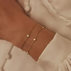 Isabel Bernard De la Paix Alfie 14 karaat gouden armband met diamant 0.05 karaat Outlet