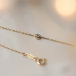 Isabel Bernard De la Paix Alfie 14 karaat gouden armband met diamant 0.05 karaat Outlet