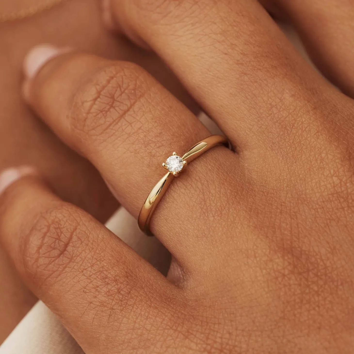 Isabel Bernard De la Paix Celesse 14 karaat gouden ring met diamant 0.07 karaat Best