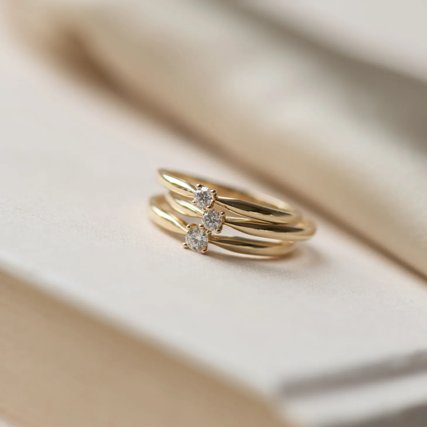 Isabel Bernard De la Paix Céline 14 karaat gouden ring met diamant 0.05 karaat Best