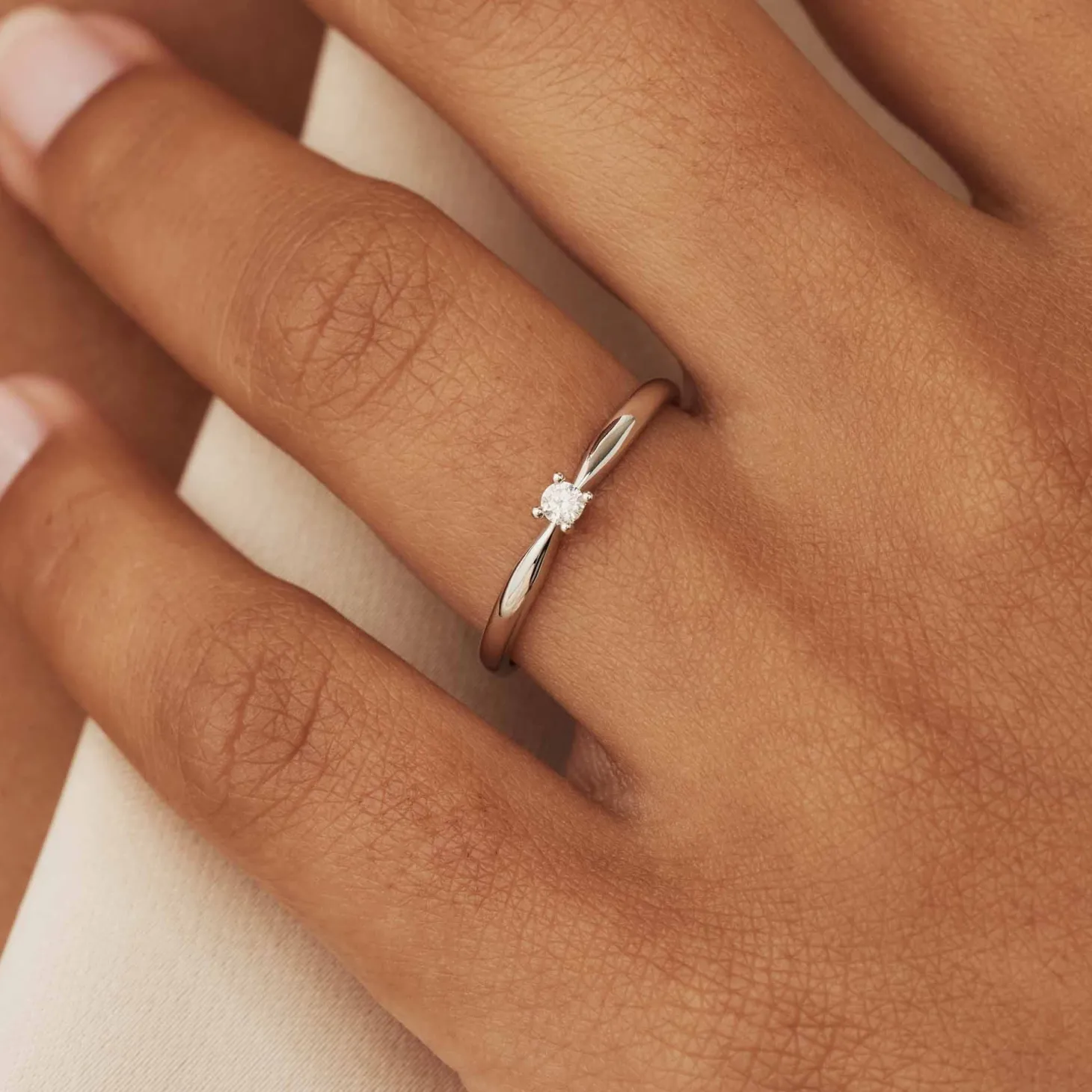 Isabel Bernard De la Paix Céline 14 karaat witgouden ring met diamant 0.05 karaat Cheap