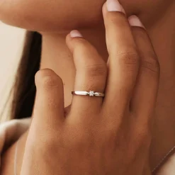 Isabel Bernard De la Paix Emily 14 karaat witgouden ring met diamant 0.05 karaat Store