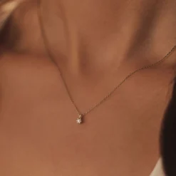 Isabel Bernard De la Paix Emily 14 karaat witgouden collier met diamant 0.05 karaat Best