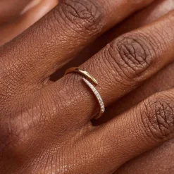 Isabel Bernard De la Paix Flavie 14 karaat gouden ring met diamant 0.09 karaat Clearance