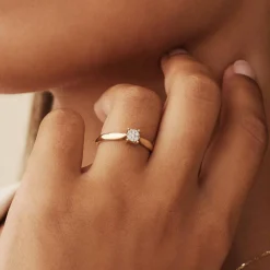 Isabel Bernard De la Paix Hanaé 14 karaat gouden ring met diamant 0.08 karaat Store