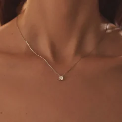 Isabel Bernard De la Paix Hanaé 14 karaat witgouden collier met diamant 0.14 karaat New