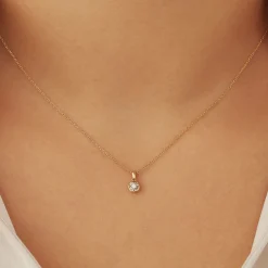 Isabel Bernard De la Paix Inaya 14 karaat gouden collier met diamant 0.03 karaat Fashion