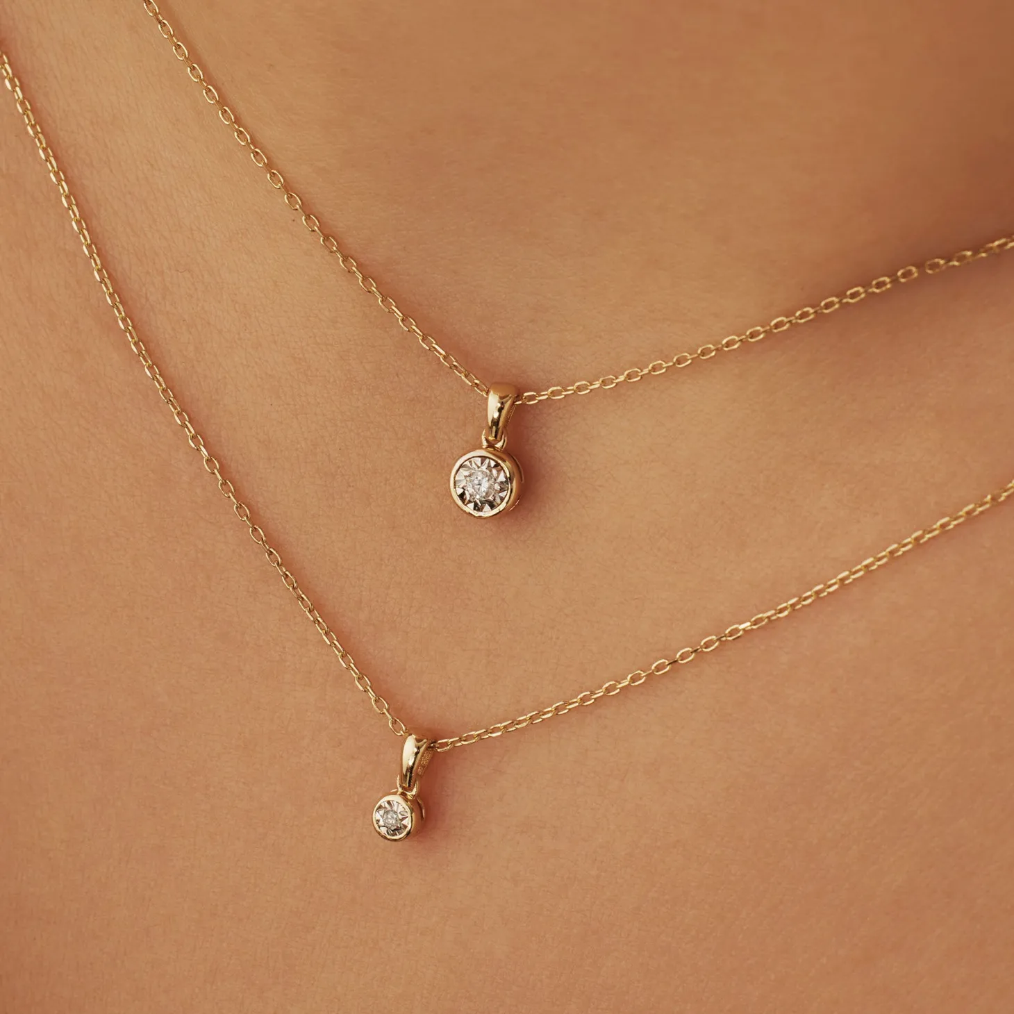 Isabel Bernard De la Paix Inaya 14 karaat gouden collier met diamant 0.01 karaat Clearance