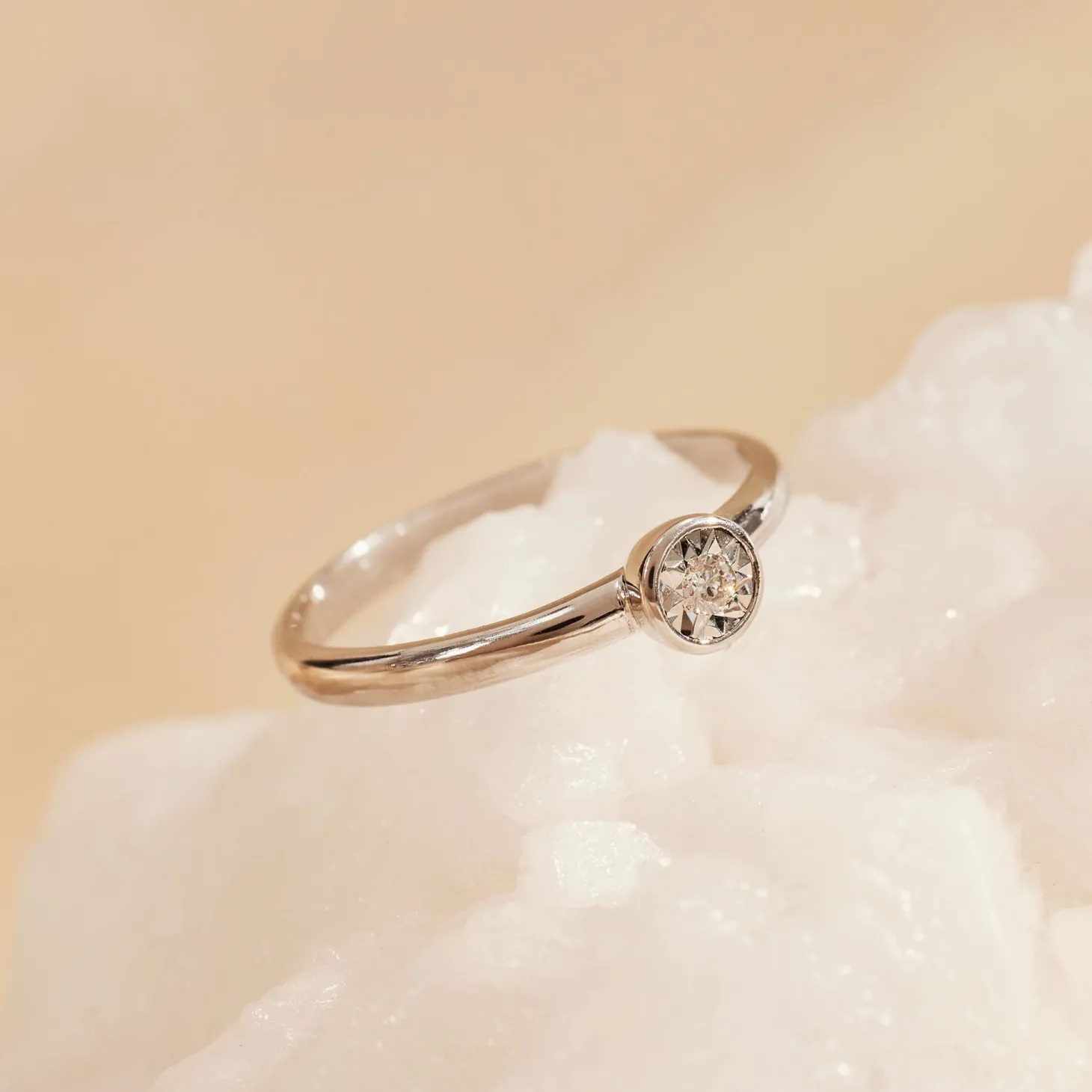 Isabel Bernard De la Paix Inaya 14 karaat witgouden ring met diamant 0.03 karaat Sale