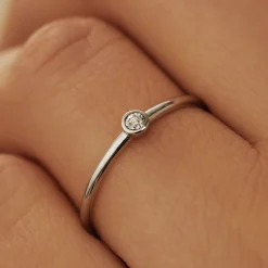 Isabel Bernard De la Paix Inaya 14 karaat witgouden ring met diamant 0.01 karaat Sale