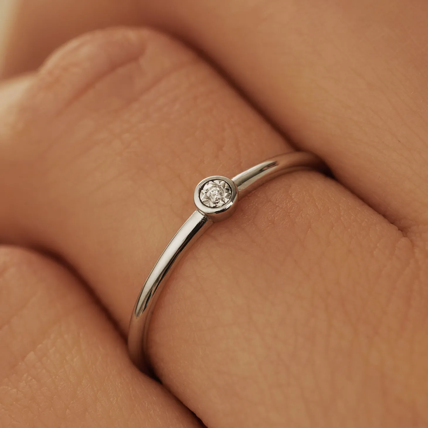 Isabel Bernard De la Paix Inaya 14 karaat witgouden ring met diamant 0.01 karaat Sale