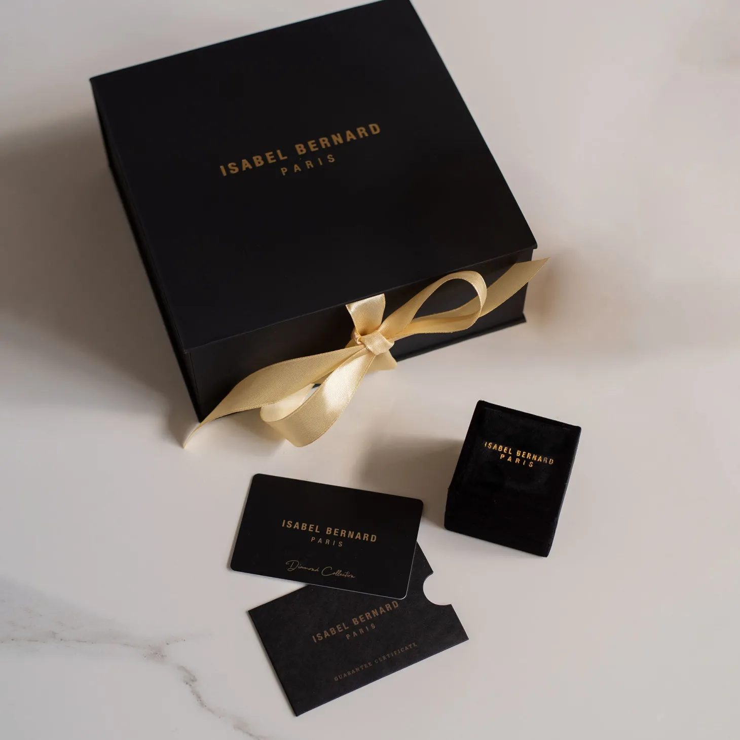 Isabel Bernard De la Paix Inaya 14 karaat witgouden oorknoppen met diamant 0.04 karaat Store