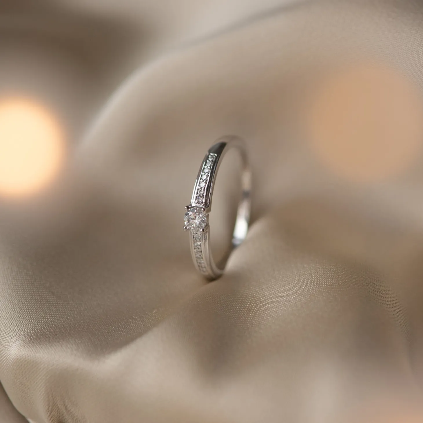 Isabel Bernard De la Paix Madeline 14 karaat witgouden ring met diamant 0.20 karaat Hot
