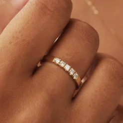 Isabel Bernard De la Paix Madeline 14 karaat gouden ring met diamant 0.20 karaat Cheap