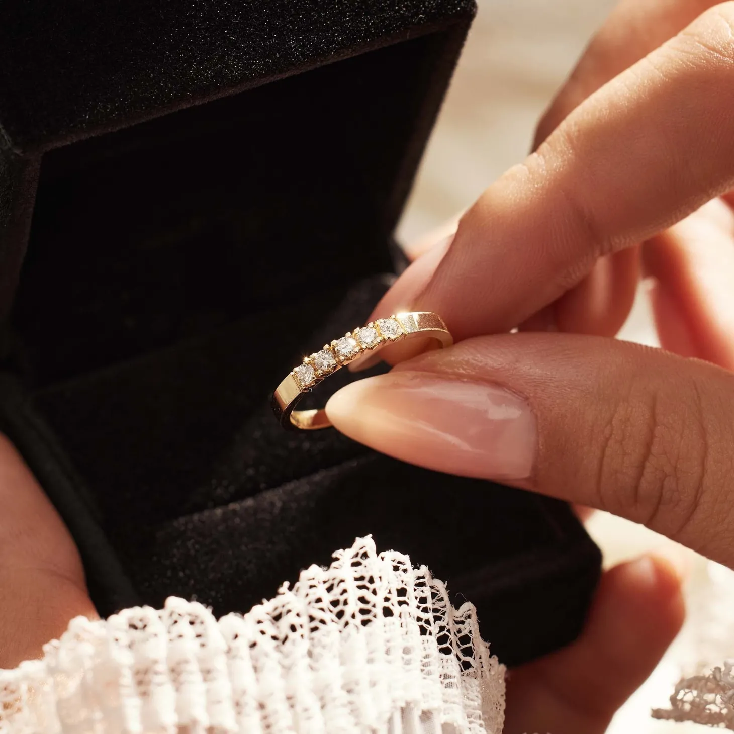 Isabel Bernard De la Paix Madeline 14 karaat gouden ring met diamant 0.20 karaat Cheap