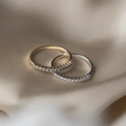 Isabel Bernard De la Paix Madeline 14 karaat gouden ring met diamant 0.14 karaat New