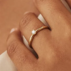 Isabel Bernard De la Paix Sybil 14 karaat gouden ring met diamant 0.10 karaat New