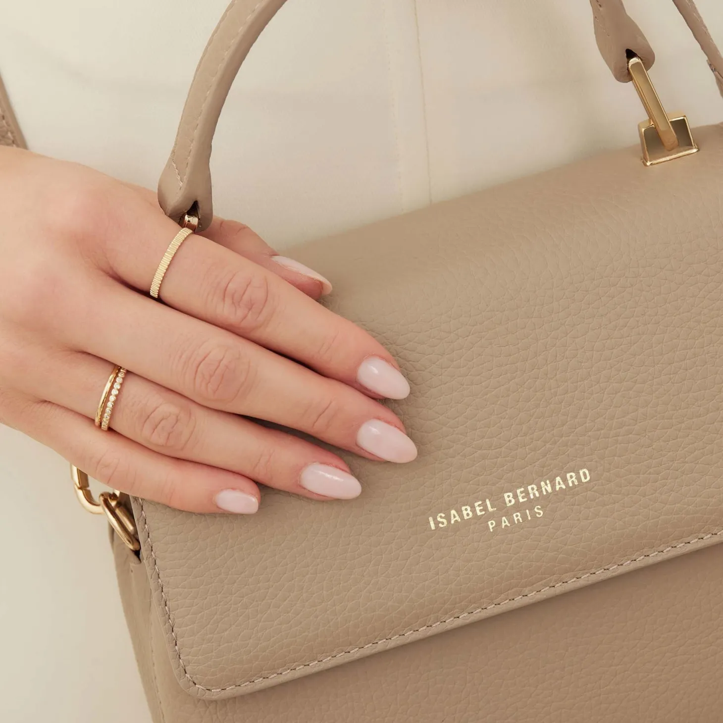 Isabel Bernard Femme Forte Heline taupe leren handtas van kalfsleer Outlet