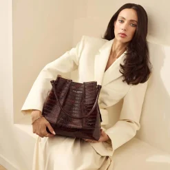 Isabel Bernard Femme Forte Macie croco bruine leren handtas van kalfsleer Hot