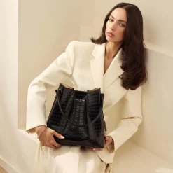 Isabel Bernard Femme Forte Macie croco zwarte leren schoudertas van kalfsleer New