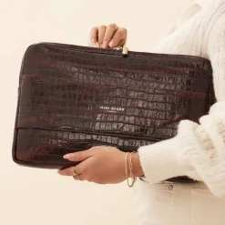 Isabel Bernard Honoré Caress croco bruine leren laptop hoes van kalfsleer New