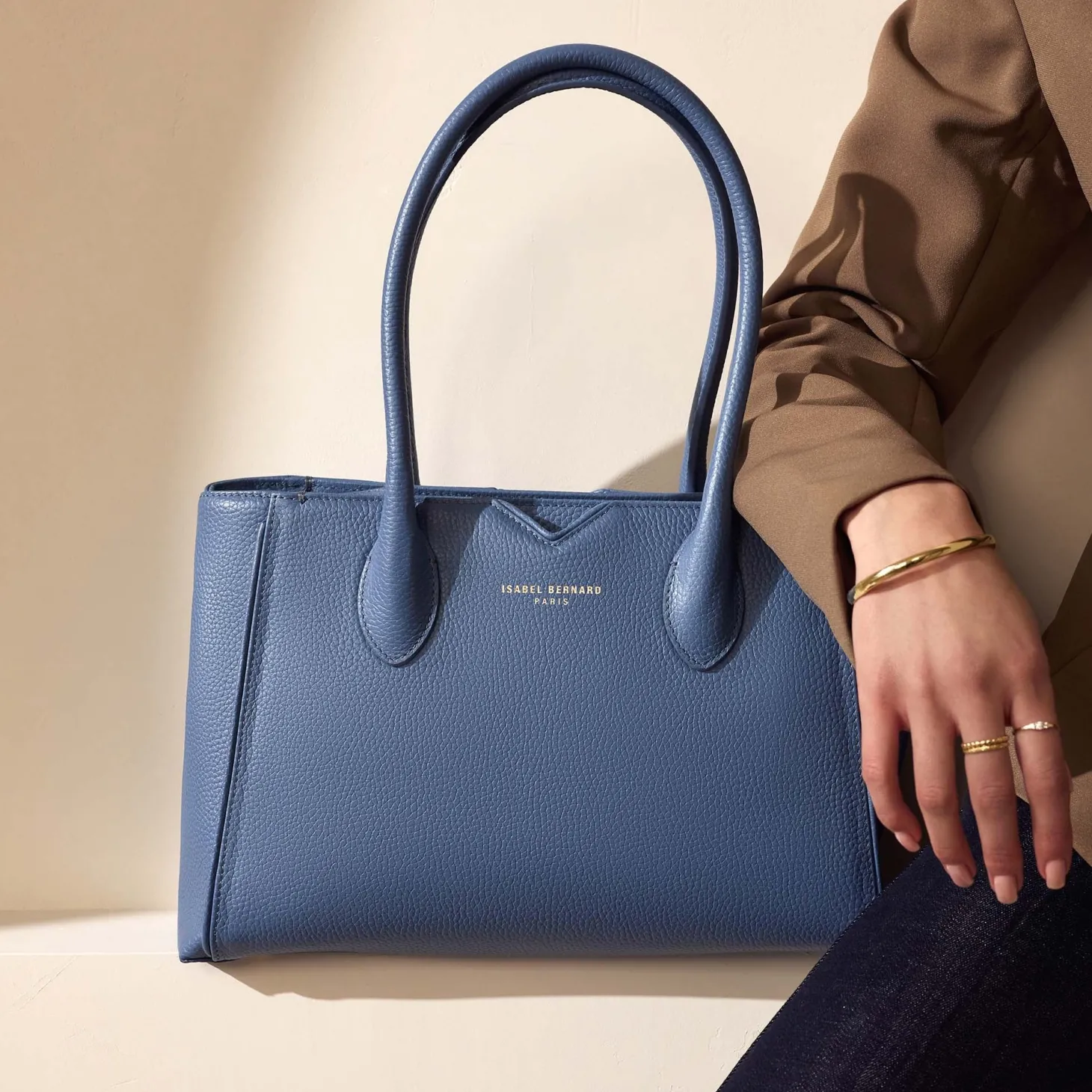 Isabel Bernard Honoré Cloe Midi blauwe leren handtas van kalfsleer Shop
