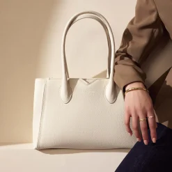 Isabel Bernard Honoré Cloe Midi crème leren handtas van kalfsleer New