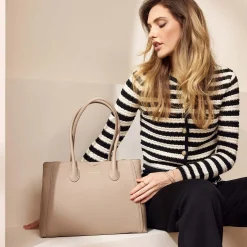 Isabel Bernard Honoré Cloe Midi taupe leren handtas van kalfsleer Store