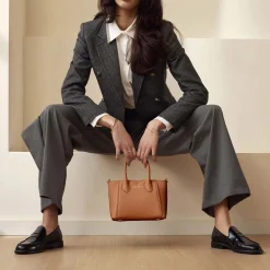 Isabel Bernard Honoré Cloe Mini camel leren handtas van kalfsleer Shop