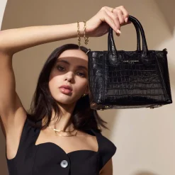 Isabel Bernard Honoré Cloe Mini croco zwarte leren handtas van kalfsleer Best