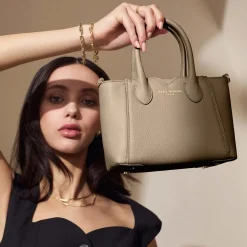 Isabel Bernard Honoré Cloe Mini taupe leren handtas van kalfsleer Shop