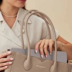 Isabel Bernard Honoré Cloe taupe leren handtas van kalfsleer Best Sale