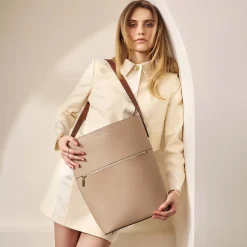 Isabel Bernard Honoré Flora taupe leren schoudertas van kalfsleer met laptopvak Cheap