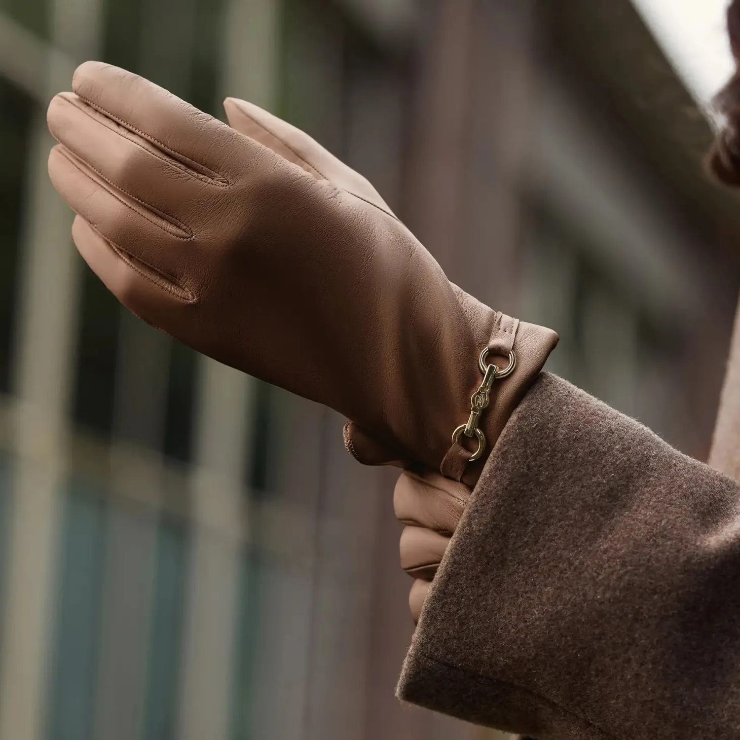 Isabel Bernard Honoré Marcelia taupe leren handschoenen van geitenleer Outlet