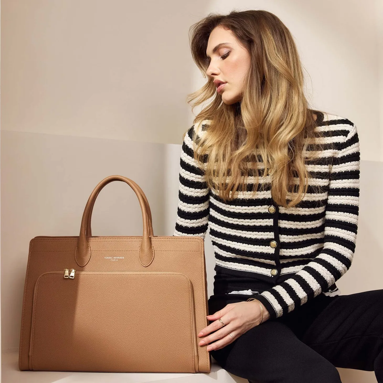 Isabel Bernard Honoré Nadine camel leren handtas van kalfsleer met laptopvak Fashion