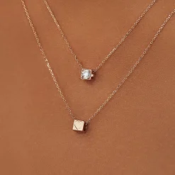 Isabel Bernard La Concorde Felie 14 karaat rosé gouden kubus bedel met zirkonia steentje Flash Sale