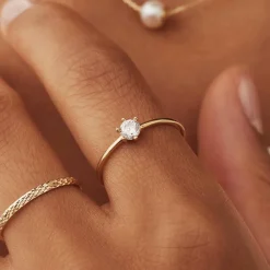 Isabel Bernard Le Marais Abelle 14 karaat gouden ring met zirkonia steen Clearance