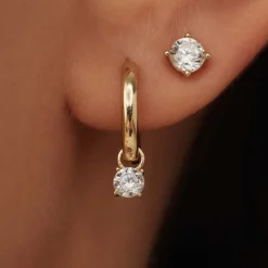 Isabel Bernard Le Marais Ophélie 14 karaat gouden creolen met zirkonia steentje Hot