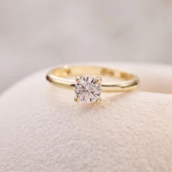 Isabel Bernard Le Marais Soleil 14 karaat gouden ring met zirkonia steen Best