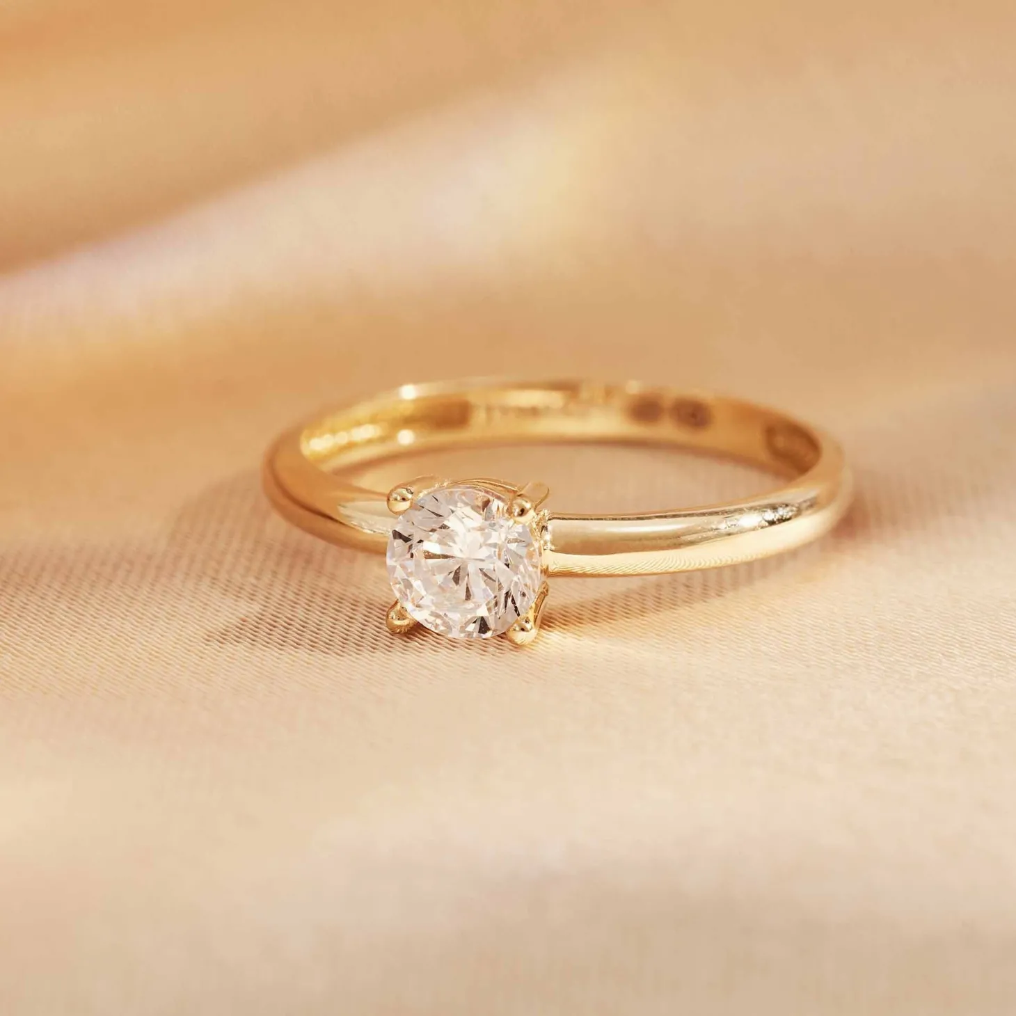 Isabel Bernard Le Marais Soleil 14 karaat gouden ring met zirkonia steen Best