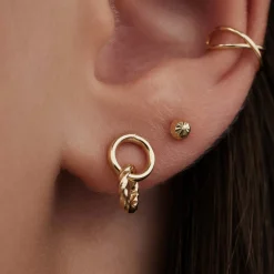 Isabel Bernard Rivoli Demi 14 karaat gouden oorknoppen met diamond cut Best