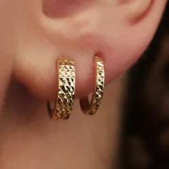 Isabel Bernard Rivoli Laura 14 karaat gouden creolen met diamond cut Best